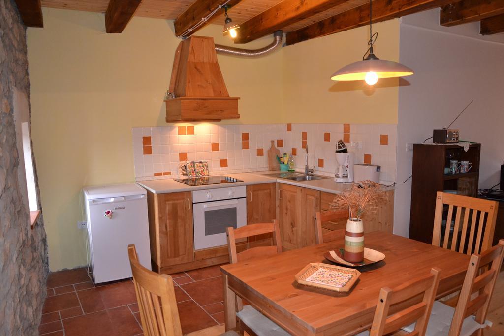 Holiday Farmhouse Skvor Robidisce Kamer foto